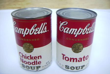 La serie de Latas de sopa Campbell, tambin conocida como 32 latas de sopa Campbell,? fue una obra artstica producida por Andy Warhol en 1962 y es uno de sus trabajos ms conocidos.