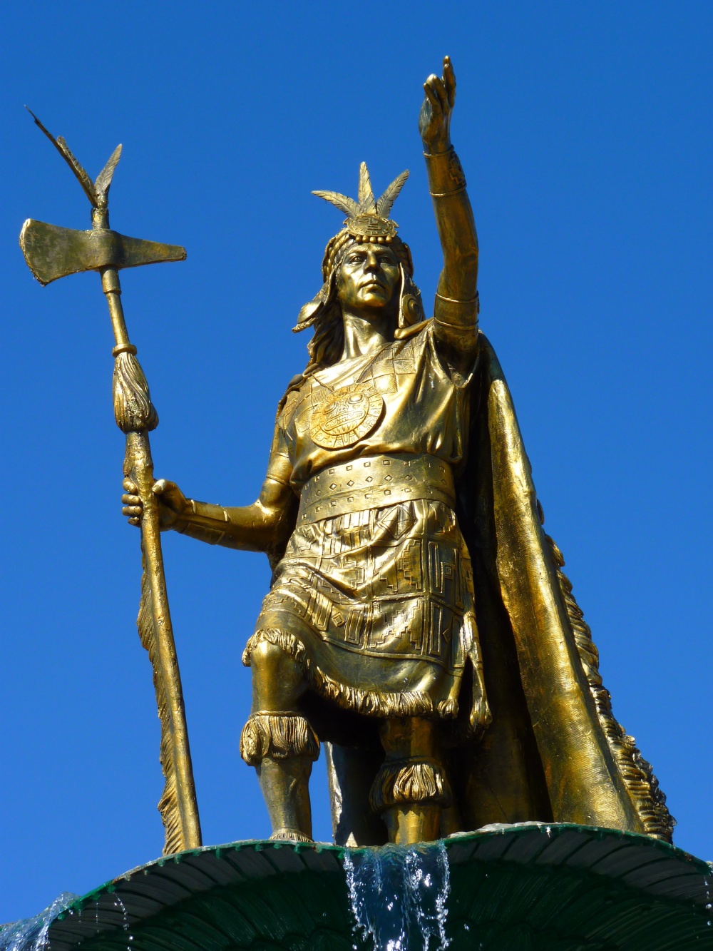 Estatua del inca en Plaza de Armas (Huacaypata).