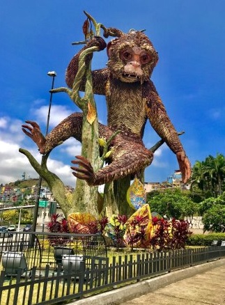 Escultura del mono machn en Guayaquil, Ecuador.