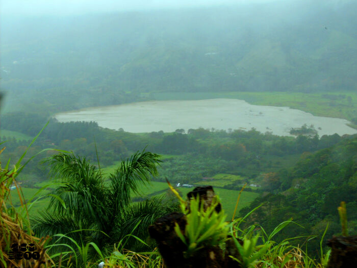 Lago de la Represa de Cach, Costa Rica
