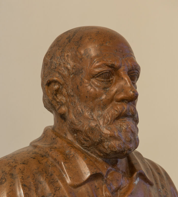 Busto de Eduard Suess: expuso su creencia de que a travs del tiempo geolgico, el aumento y la disminucin del nivel del mar eran mapeables a travs de la tierra
