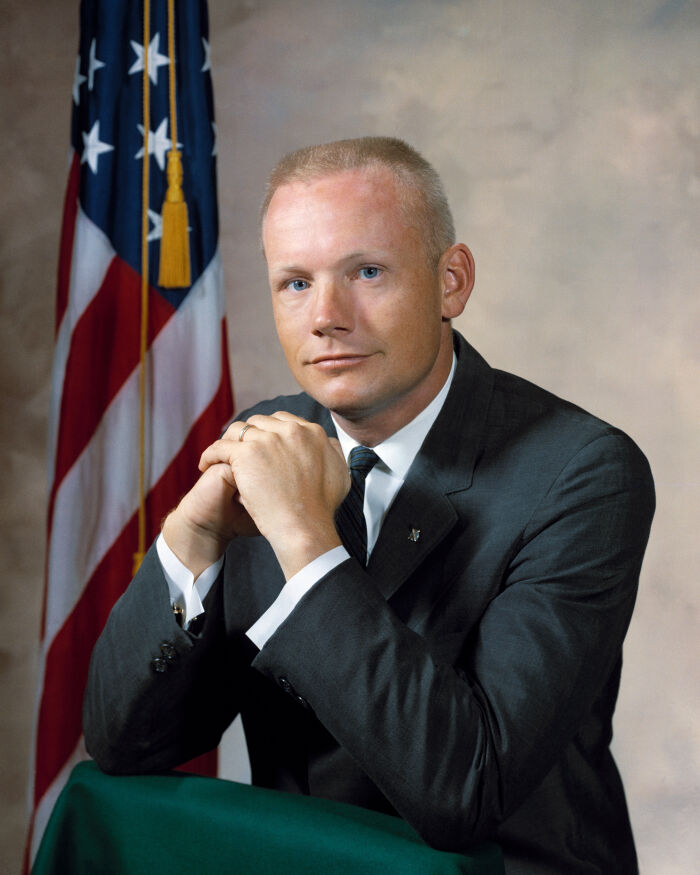 biografia de neil armstrong resumen