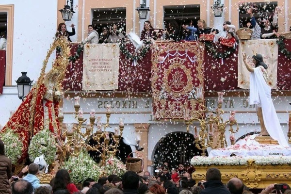 Foto del Auto Sacramental de la Resusrreccin, conocido por los lugareos en Hinojos donde se realiza, como Los Abrazos