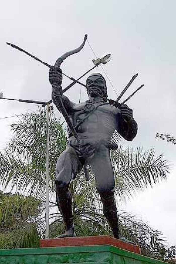 Monumento al Ava Guarani - Chiriguano