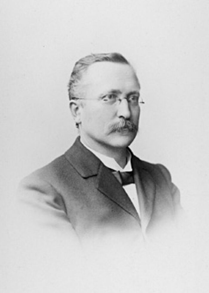 Wilhelm Roux fue un zologo y embrilogo alemn, fundador de la embriologa experimental