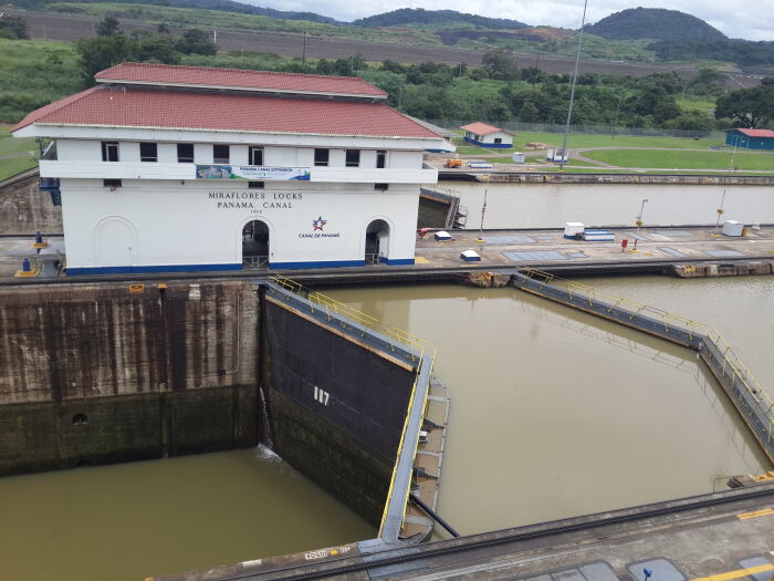 Esclusa Miraflores en el canal de Panam