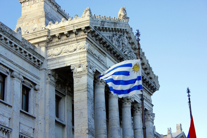 La flameante bandera uruguaya