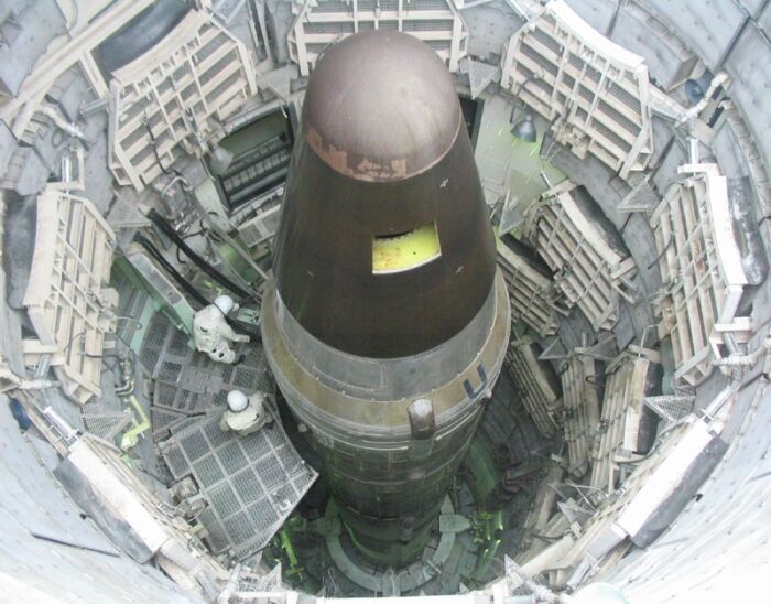 Un misil balstico intercontinental cargado en el silo del Titan Missile Museum en Tucson, AZ. Agosto de 2005.