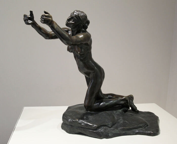 La implorante, estatua en bronce de Camille Claudelov.