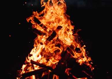 Poda sentir el intenso calor del fuego.