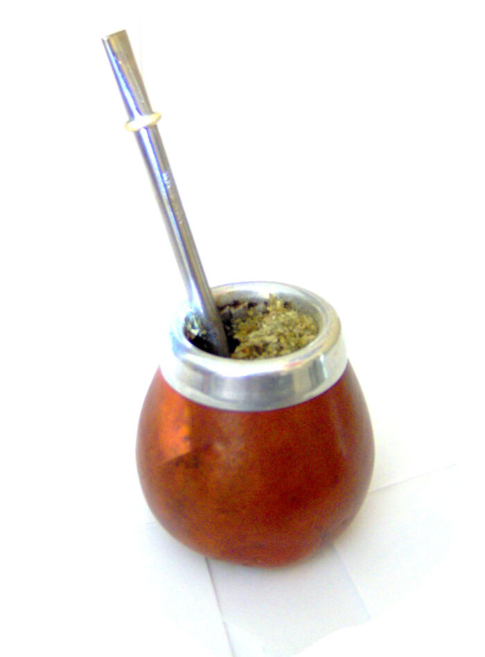 El mate es un hbito popular en Argentina, Paraguay y Uruguay