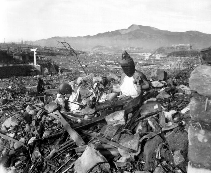 24 de septiembre de 1945, 6 semanas despus de que la ciudad de Nagasaki fuera destruida por el segundo ataque con bomba atmica del mundo