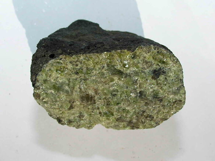 Mineral olivino