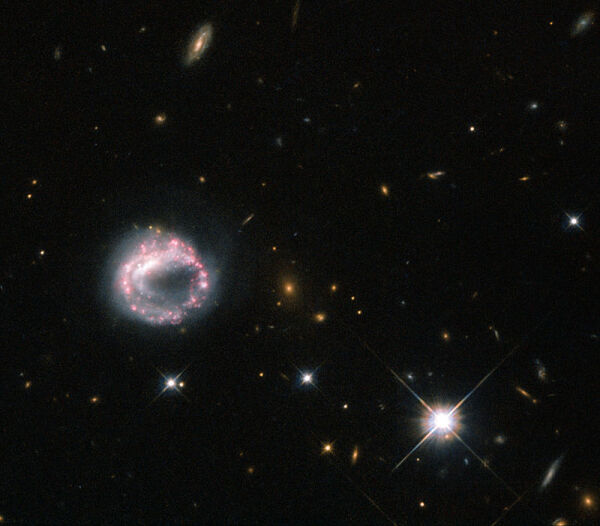 galaxia peculiar