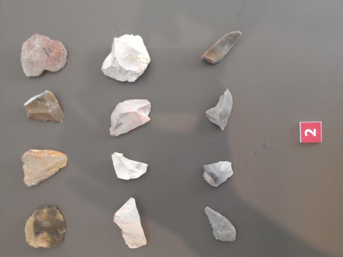 Herramientas de la prehistoria conservadas en un museo