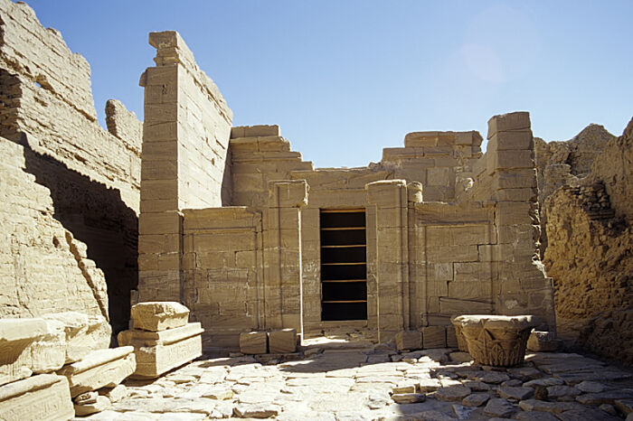 Pronaos del Templo de Isis y Serapis, Qasr Dush, depresin de el-Kharga, desierto de Libia, Egipto