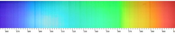  Espectro solar con lneas de Fraunhofer (tomadas a travs de un DVD como rejilla de difraccin)