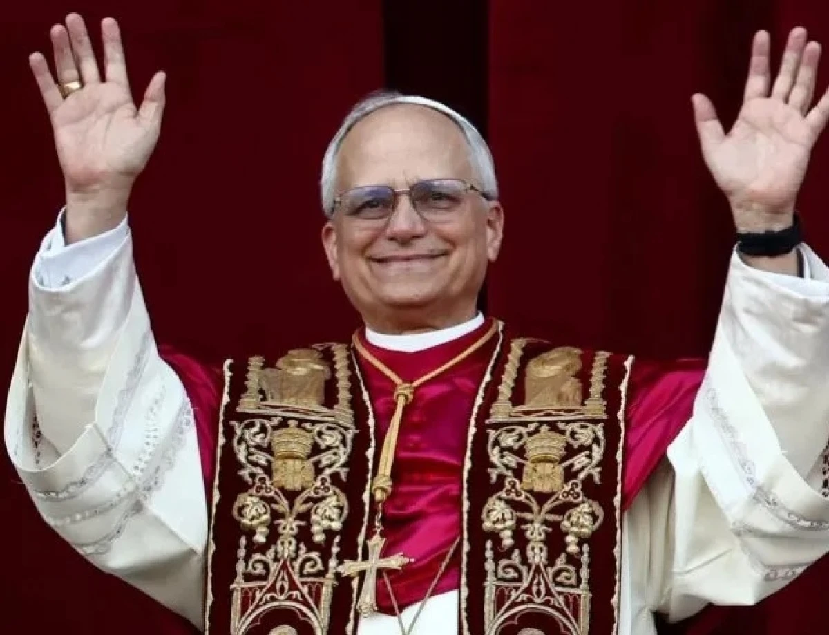 Consideraciones ortográficas sobre el papa León XIV