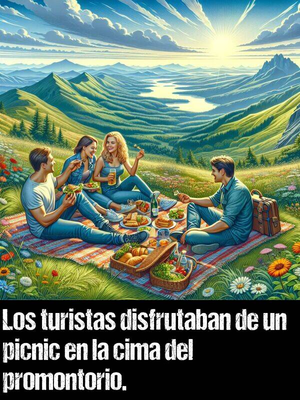 cima: Los turistas disfrutaban de un picnic en la cima del promontorio.