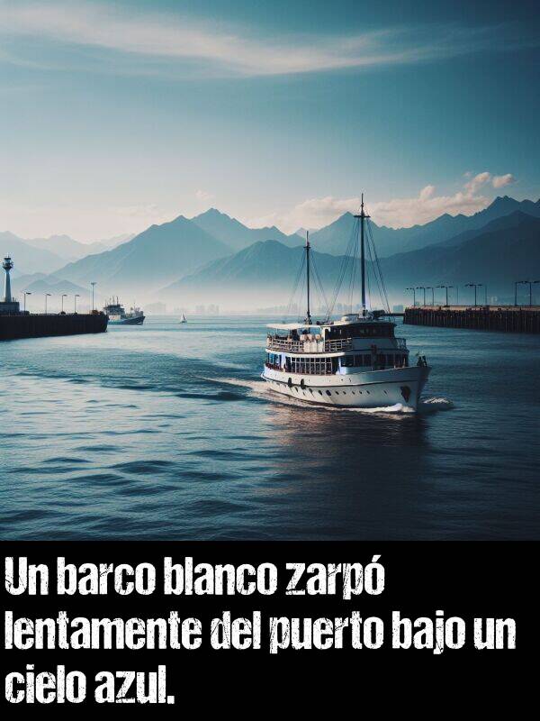 blanco: Un barco blanco zarp lentamente del puerto bajo un cielo azul.